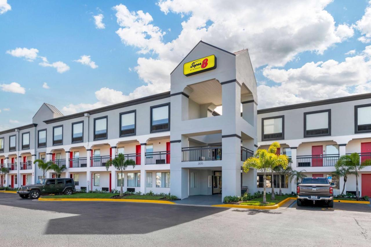 Super 8 By Wyndham Orlando Near Florida Mall Hotel Exterior photo