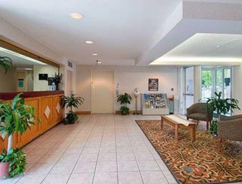 Super 8 By Wyndham Orlando Near Florida Mall Hotel Interior photo